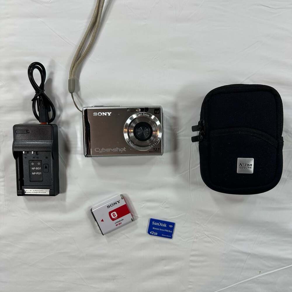Sony Cyber-Shot DSC-W200 12.1MP Digital Camera Silver Bundle (Tested)